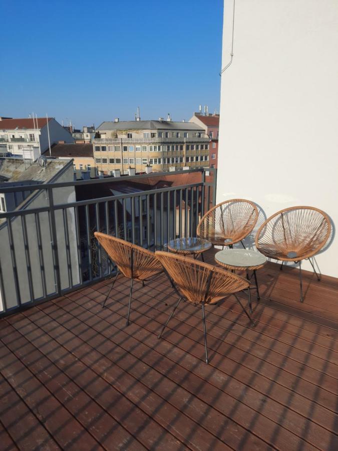 Skysuite Holiday Home Вена Экстерьер фото