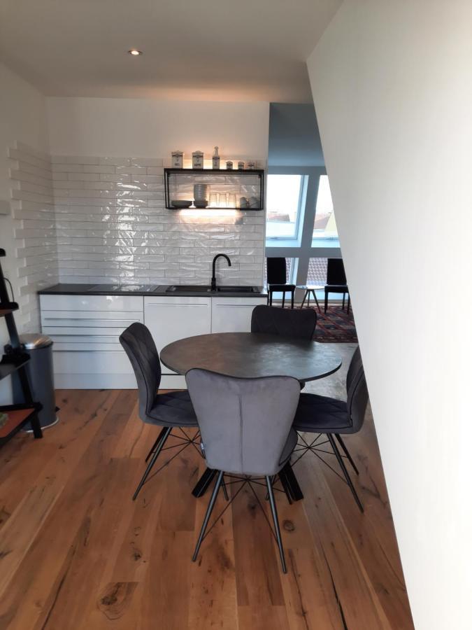Skysuite Holiday Home Вена Экстерьер фото