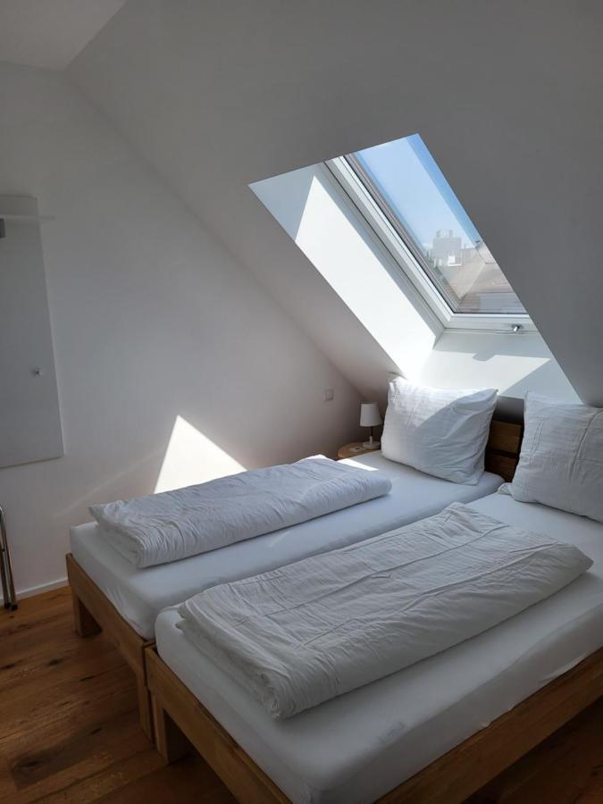 Skysuite Holiday Home Вена Экстерьер фото