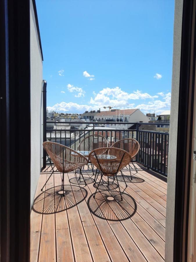Skysuite Holiday Home Вена Экстерьер фото