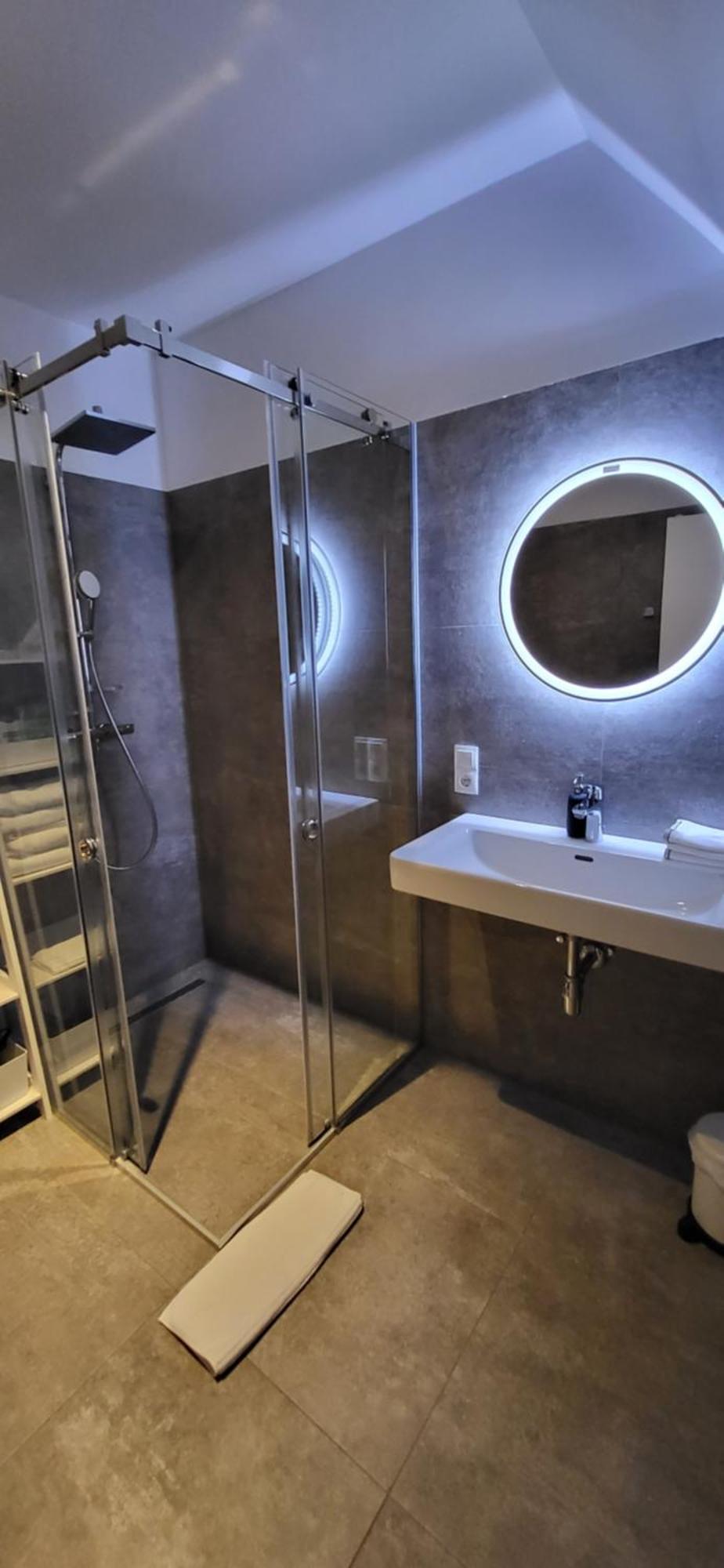 Skysuite Holiday Home Вена Экстерьер фото